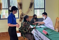 Troops joining hands in helping poor community overcome hardship